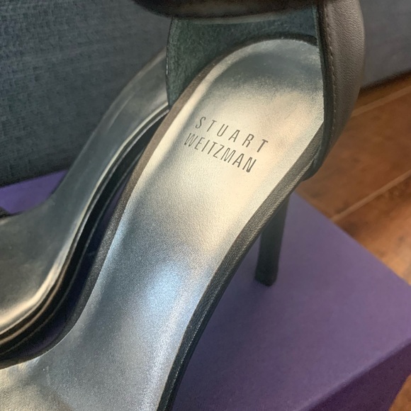 BRAND NEW Stuart Weitzman Signature Heels - Picture 6 of 7